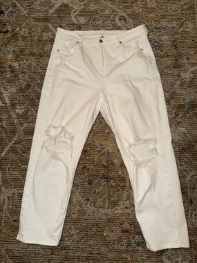 American Eagle Outfitters White Distressed Boyfriend Jeans